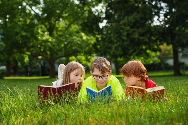 Check-up for children at age from 6 to 7 years old